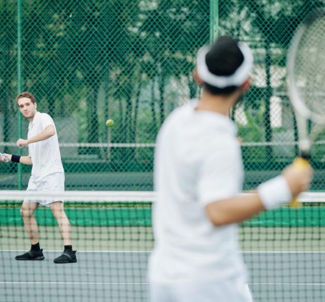 Yetişkinler için Tenis Kursu